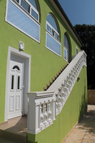 Entrance area and stairway outside