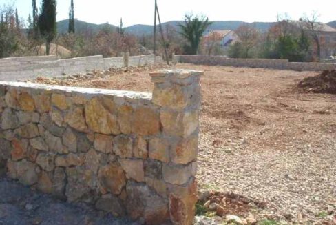 Grundstück mit Natursteinmauer / Plot with natural stone wall