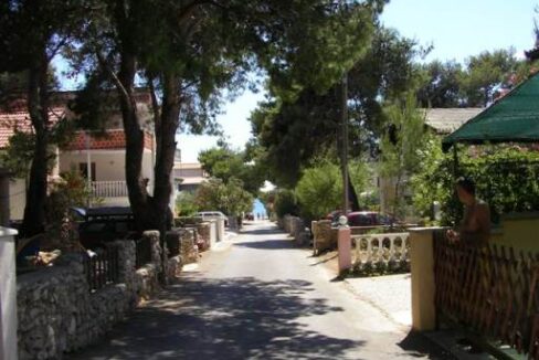 Path to the beach